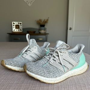 Adidas ultra boost women’s size 7